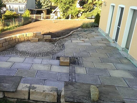 Graue und Braune Granitplatten nach Maß Graue und Braune Gredplatten nach Maß