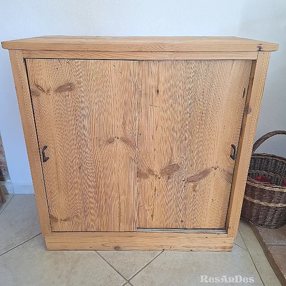 Aktenschrank aus Dreischichtplatten mit Oberfläche aus originalem Altholz